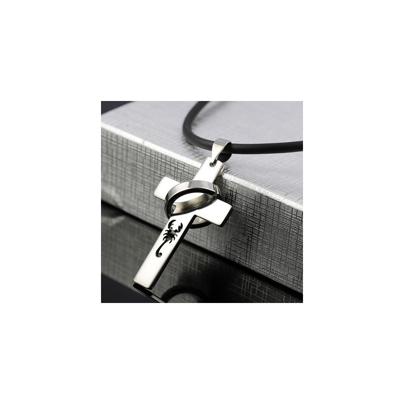 De Scorpion King Titanium Kruis Ketting Hanger