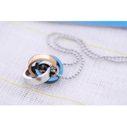 Modecadeaus Voor Je Vriend: Titanium Ketting Met In Elkaar Grijpende Cirkelhanger