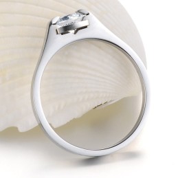 Stabiele Kwaliteitstitanium Ring Met Strass