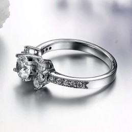 Grote Verscheidenheid Aan Dames Hart- En Pijlgeslepen Titanium Ring Met Strass