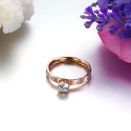 Kwaliteit En Kwantiteit Gegarandeerde Vrouwelijke Titanium Ring Met Strass