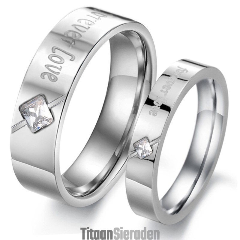 Grote Verscheidenheid Aan Titanium Ringen Voor Geliefden Met Strass