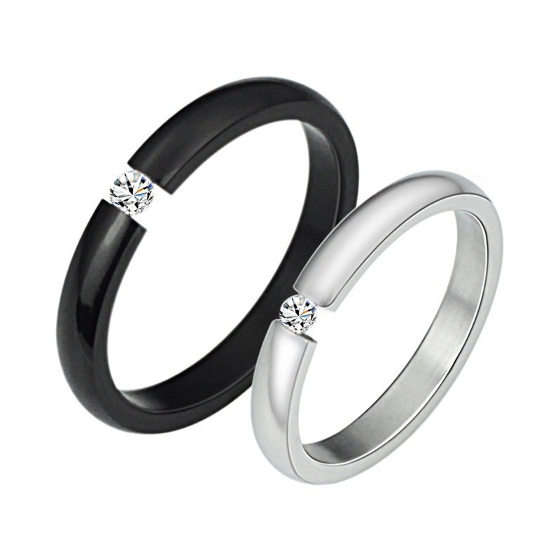 Hoogwaardige Zwart-Witte Titanium Ring Voor Geliefden Met Strass Hoogwaardige Zwart-Witte Titanium Ring Voor Geliefden Met Strass