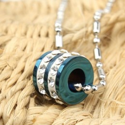 Modeblauwe Ring Met Diamanten Titanium Hanger En Ketting