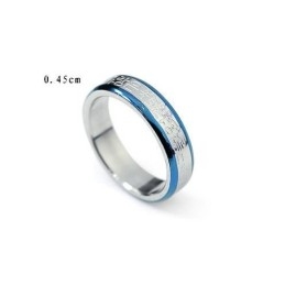 Klassieke Koreaanse Ringhanger En Titanium Ketting