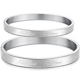 De Koningin Van De Kwaliteit: Een Titanium Armband Voor Geliefden