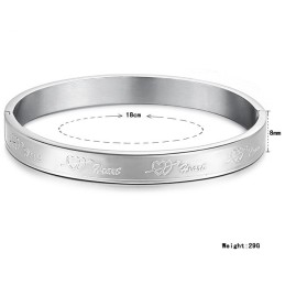 De Koningin Van De Kwaliteit: Een Titanium Armband Voor Geliefden