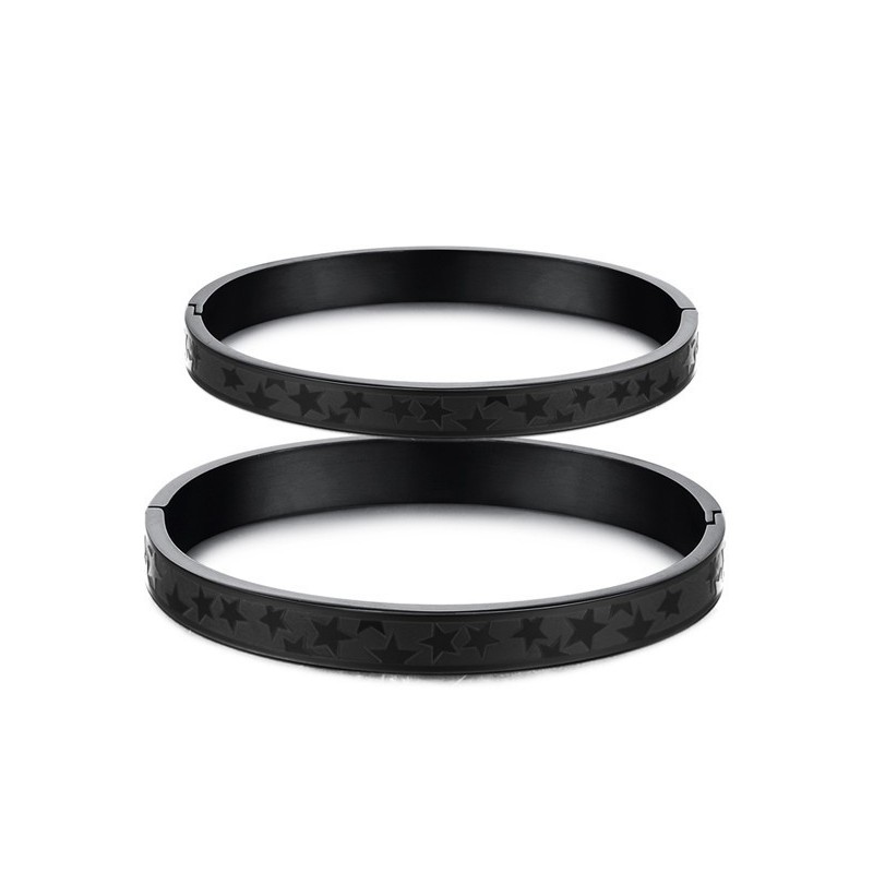 De Queen Of Quality Stars Titanium Bangle Voor Geliefden De Queen Of Quality Stars Titanium Bangle Voor Geliefden