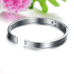 Om Warme Lof Van Klanten Te Krijgen: Een Vrouwelijke Titanium Armband