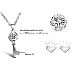 Breed Scala Aan Damesslot En Sleutel Platina Titanium Ketting Met Strass