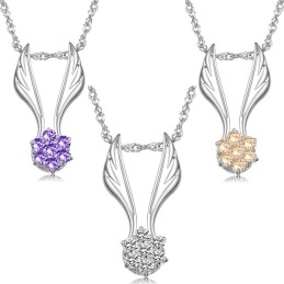 Gebruiksvriendelijke Vrouwelijke Vleugelvormige Platina Titanium Ketting Met Strass