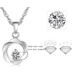 Kwaliteit En Kwantiteit Gegarandeerd. Elegante, Platina Vergulde Titanium Ketting Voor Dames Met Diamant.
