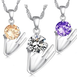 Breed Scala Aan Vrouwelijke Paarse Platina Titanium Ketting Met Diamant