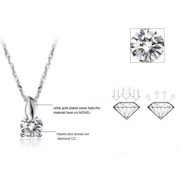 Gebruiksvriendelijke Vrouwelijke Platina Titanium Ketting Met Diamant