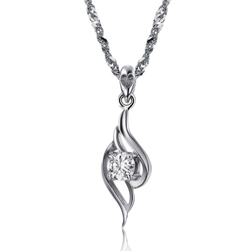 Hoogwaardige Vrouwelijke Veervormige Platina Titanium Ketting Hoogwaardige Vrouwelijke Veervormige Platina Titanium Ketting