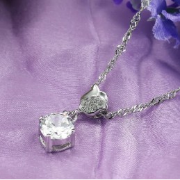 De Koningin Van De Kwaliteit, Vrouwelijke Roosvormige Platina Titanium Ketting Met Strass