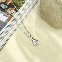 Kwaliteit En Kwantiteit Gegarandeerde Vrouwelijke Platina Titanium Ketting Met Diamant