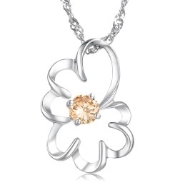 Breed Scala Aan Vrouwelijke Paarse Platina Titanium Ketting Met Diamant