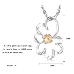 Breed Scala Aan Vrouwelijke Paarse Platina Titanium Ketting Met Diamant