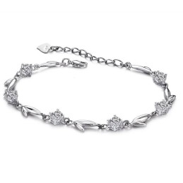 Bekend Om Zijn Hoogwaardige, Vrouwelijke Bladvormige Platina Titanium Armband Met Strass