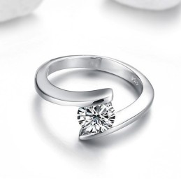 Betrouwbare, Vrouwelijke Platina Titanium Ring Met Strass