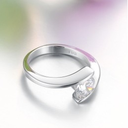 Betrouwbare, Vrouwelijke Platina Titanium Ring Met Strass