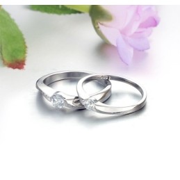 Kwaliteit En Kwantiteit Gegarandeerde Platina Plating Titanium Ring Voor Geliefden Met Strass