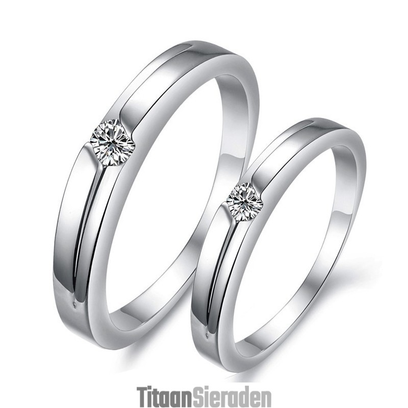 Stabiele Kwaliteit Platina Titanium Ring Voor Geliefden Met Strass Stabiele Kwaliteit Platina Titanium Ring Voor Geliefden Met Strass