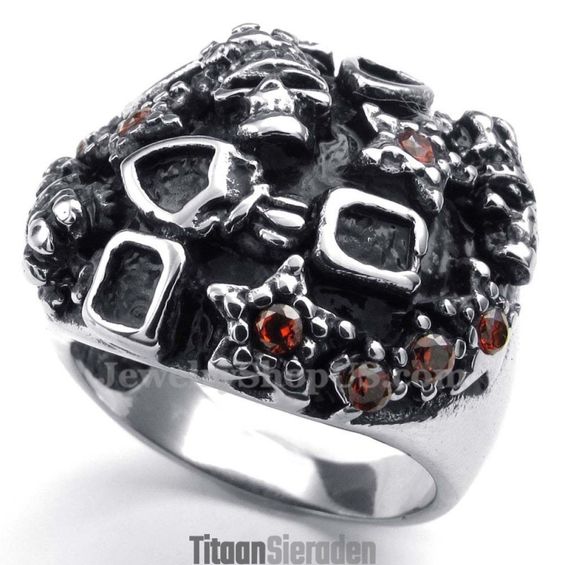 Titanium Schedelring Met Rode Zirkoon Titanium Schedelring Met Rode Zirkoon