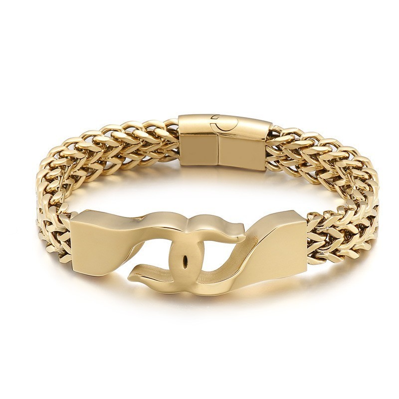 Titanium Herenarmband Met Kruishaak En Accessoires Titanium Herenarmband Met Kruishaak En Accessoires
