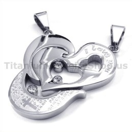 Titanium Hangers Met Een Hartvormig Kruis En Diamanten Kettingen