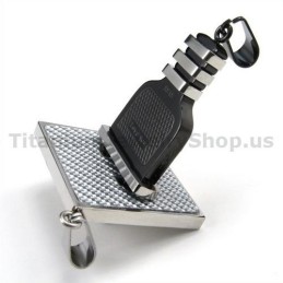 Titanium Hangers Voor Liefhebbers Van Stopcontacten En Stekkers - Gratis Kettingen