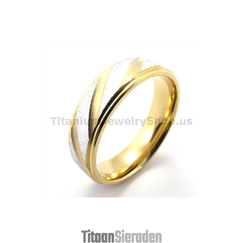 Gloden Titanium Ring Met Diamant
