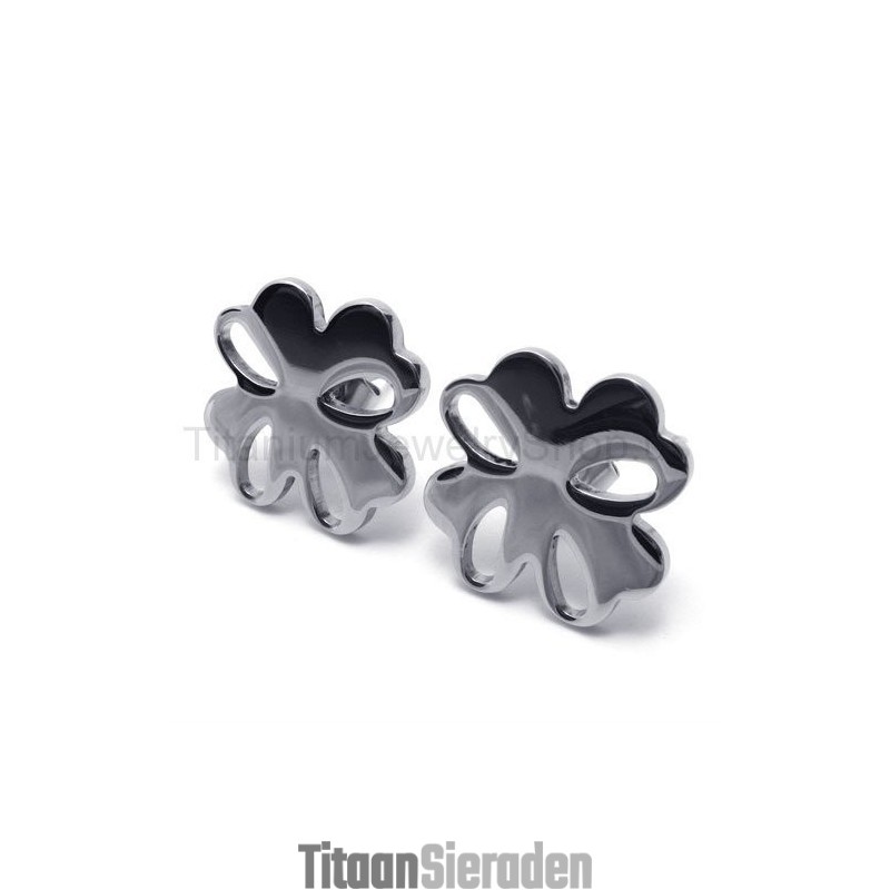Zilveren Bloem Titanium Oorbellen