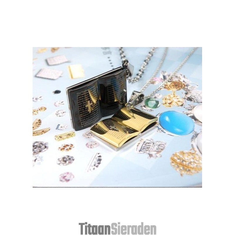 Ketting Van Puur Titanium Met Gebed In De Vorm Van Een Bijbel Ketting Van Puur Titanium Met Gebed In De Vorm Van Een Bijbel