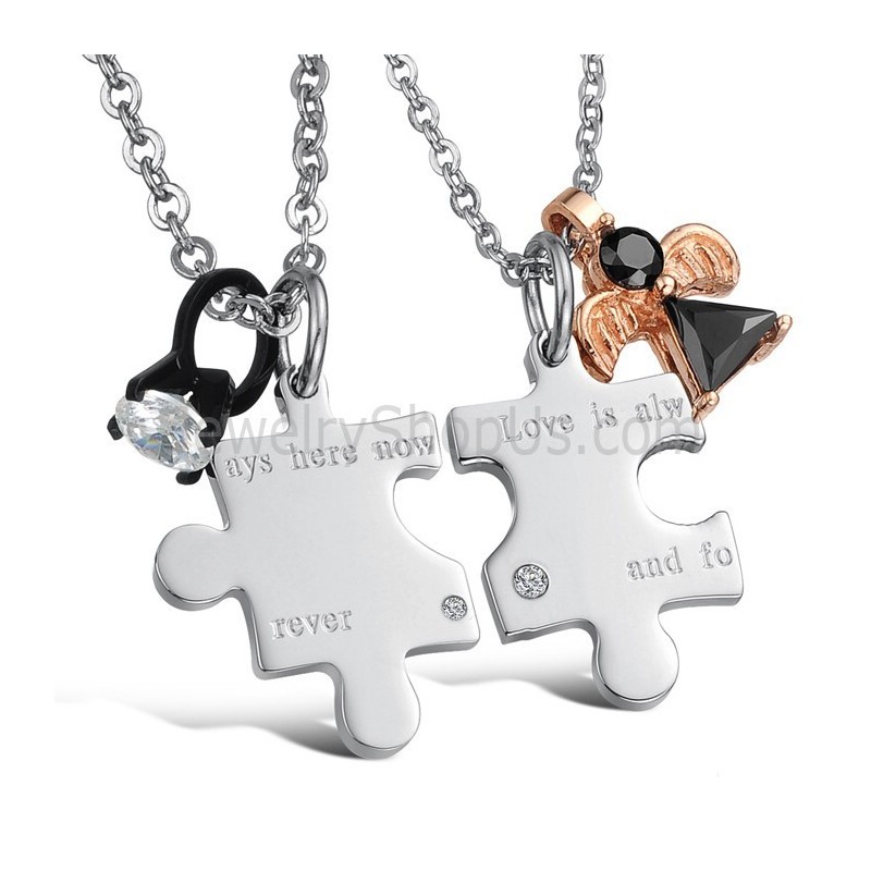Titaniumzilveren "Love Is Always Here Now And Forever" Lovers-Hangers Met Strass-Steentjes En Gratis Kettingen C608 Titaniumzilveren "Love Is Always Here Now And Forever" Lovers-Hangers Met Strass-Steentjes En Gratis Kettingen C608