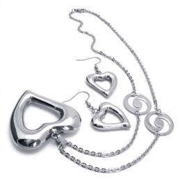 Elegante Vorm, Kleur, Glans, Stabiele Kwaliteit, Titanium Sieradenset Inclusief Ketting, Hanger En Oorbel